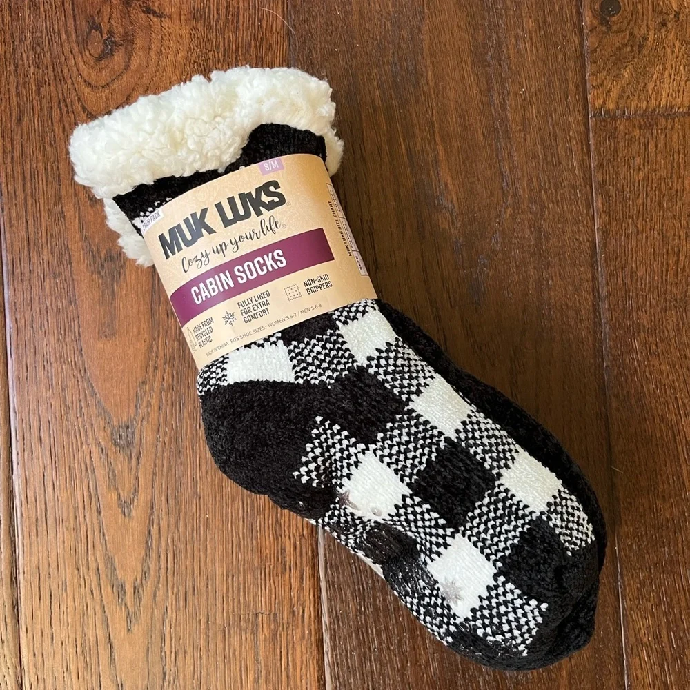 2 PAIR • Muk Luks Cabin Socks • W 5-7 & M 6-8 • Black White • NEW - Picture 1 of 6